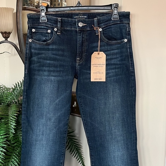 Brand New Lucky Brand Sweet Boot Relaxed Weekend Dark Wash Bootcut Denim Jeans - Picture 2 of 14